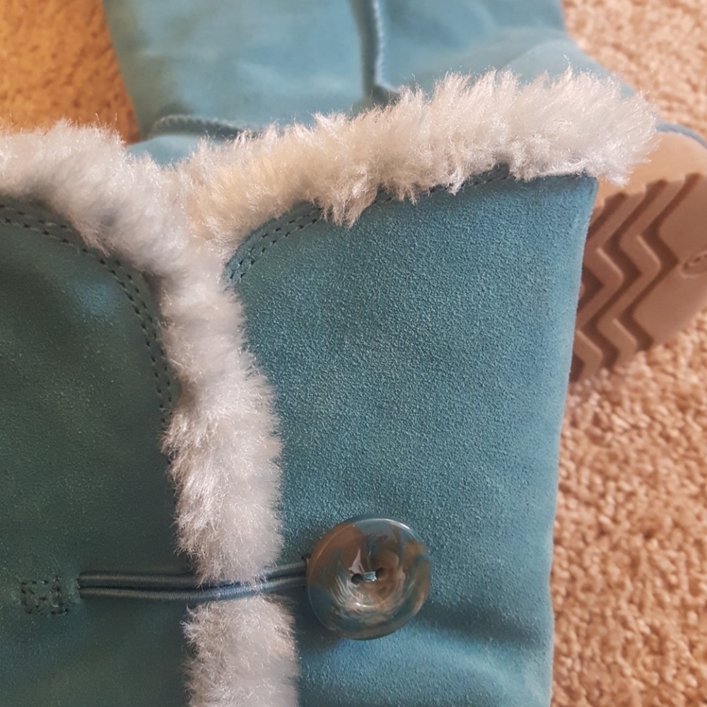 Boots - Picture 3 of 4